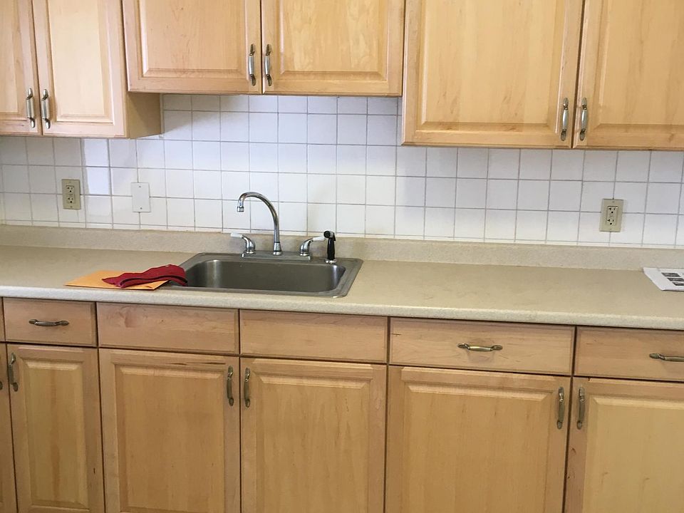 NEW KITCHEN CABINETS AND COUNTERTOPS
