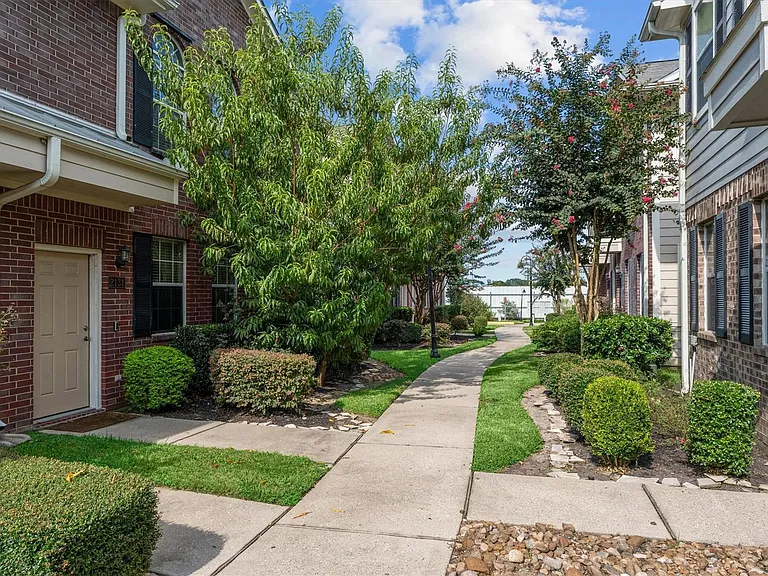 2131 Kemah Village Dr — Photo 5