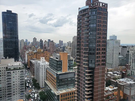 Rented by Weichert Manhattan Midtown | media 10