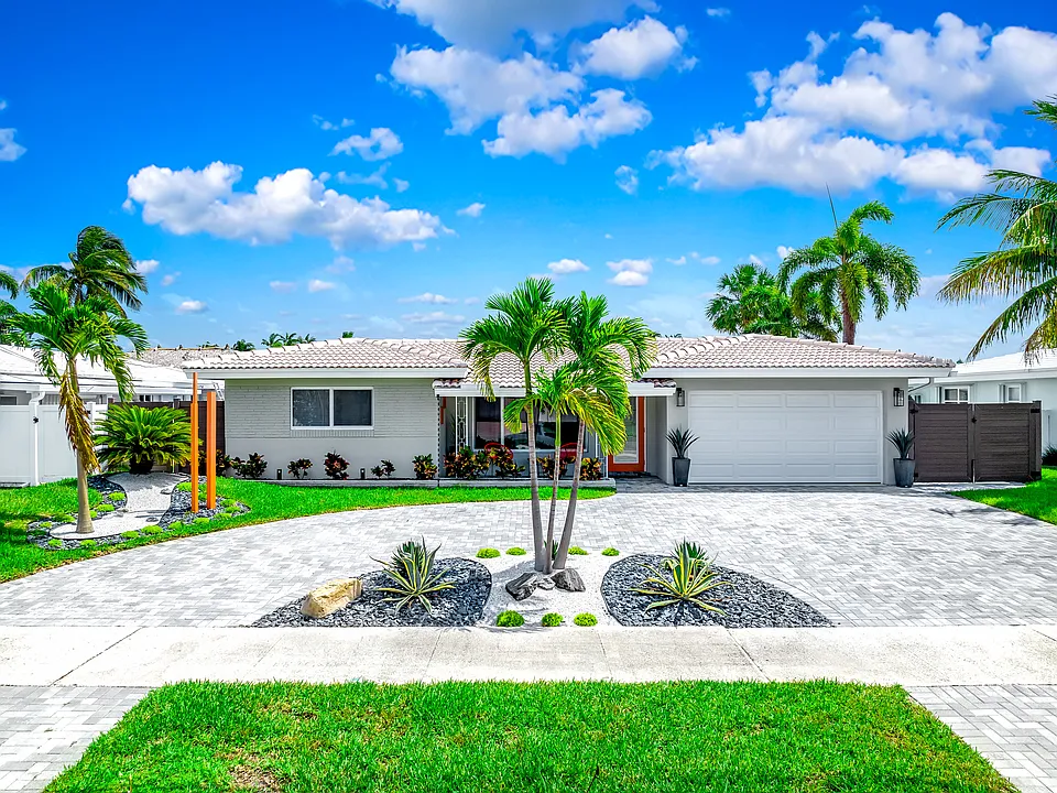 280 SE 3rd Ct
