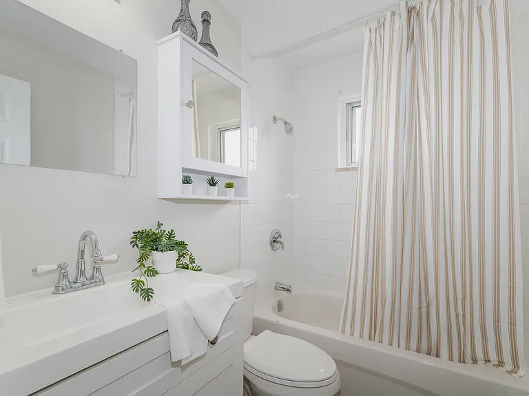 401 Main St E #706 — Photo 8