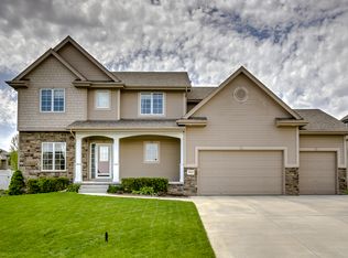 7405 Southshore St, Papillion, NE 68046