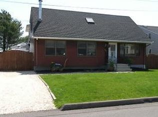 100 Dollmore Ave, Waretown, NJ 08758