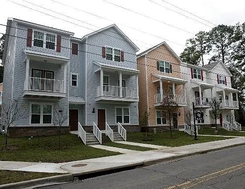 Campus Block — Photo 3