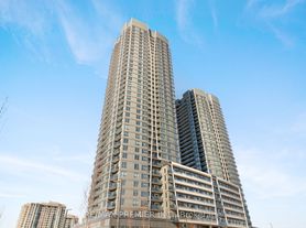30 Upper Mall Way