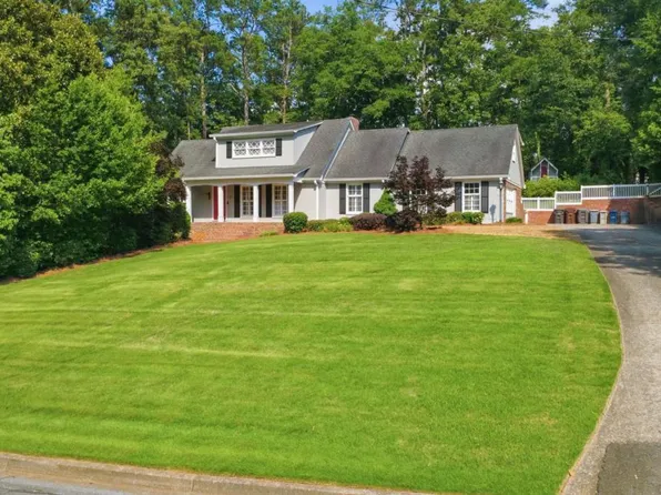 2 Walnut Dr, Cartersville, GA 30120