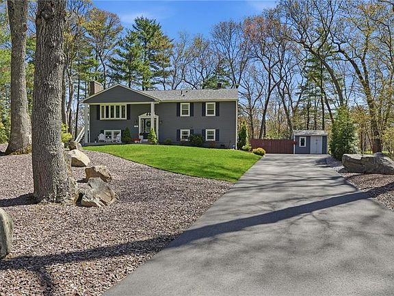 2nd image of 75 Oak Dell Cir