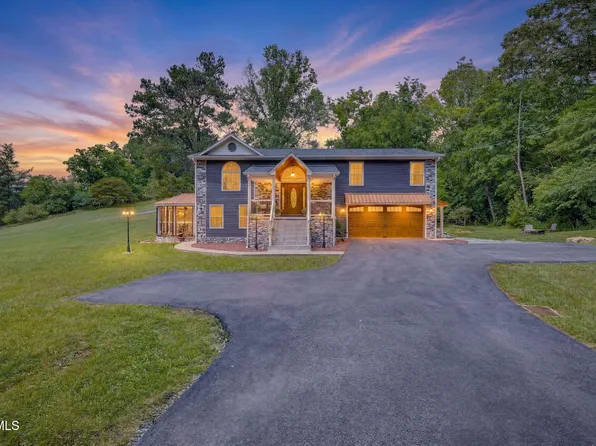 2100 Longreen Rd, Kingsport, TN 37660