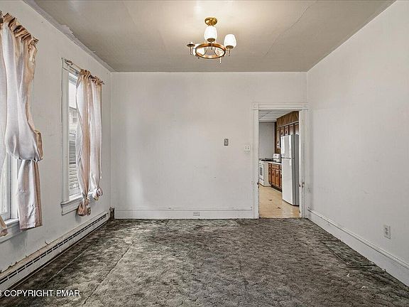 5th image of 254 William St