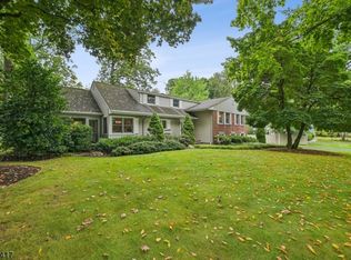 25 Cromwell Dr, Morristown, NJ 07960