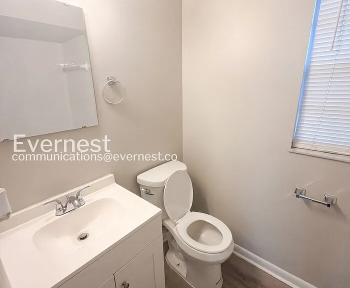6069 Anglia Dr — Photo 12