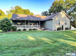 1415 N 8th St, Herrin, IL 62948