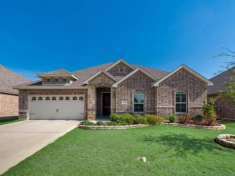 349 Strait Ln — Photo 1
