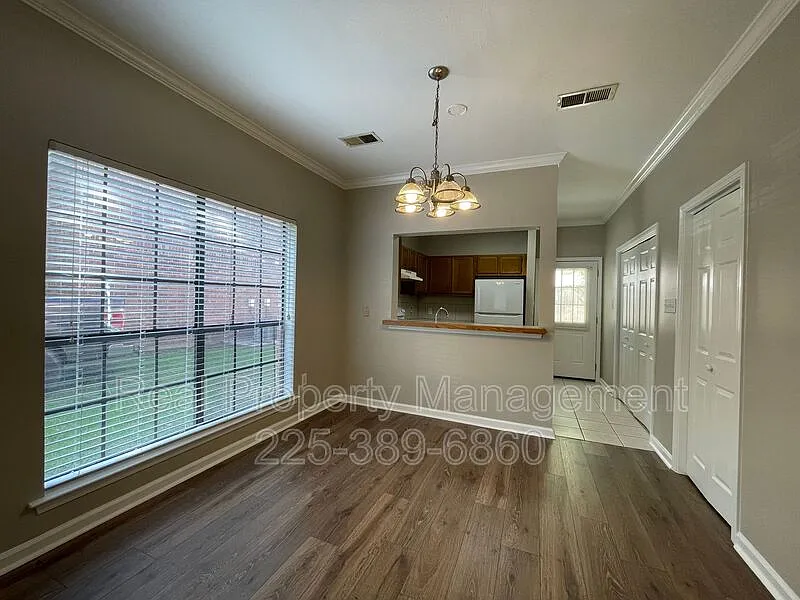2 bed, 1.5 bath, 1108 sqft, $1,300 — Photo 3