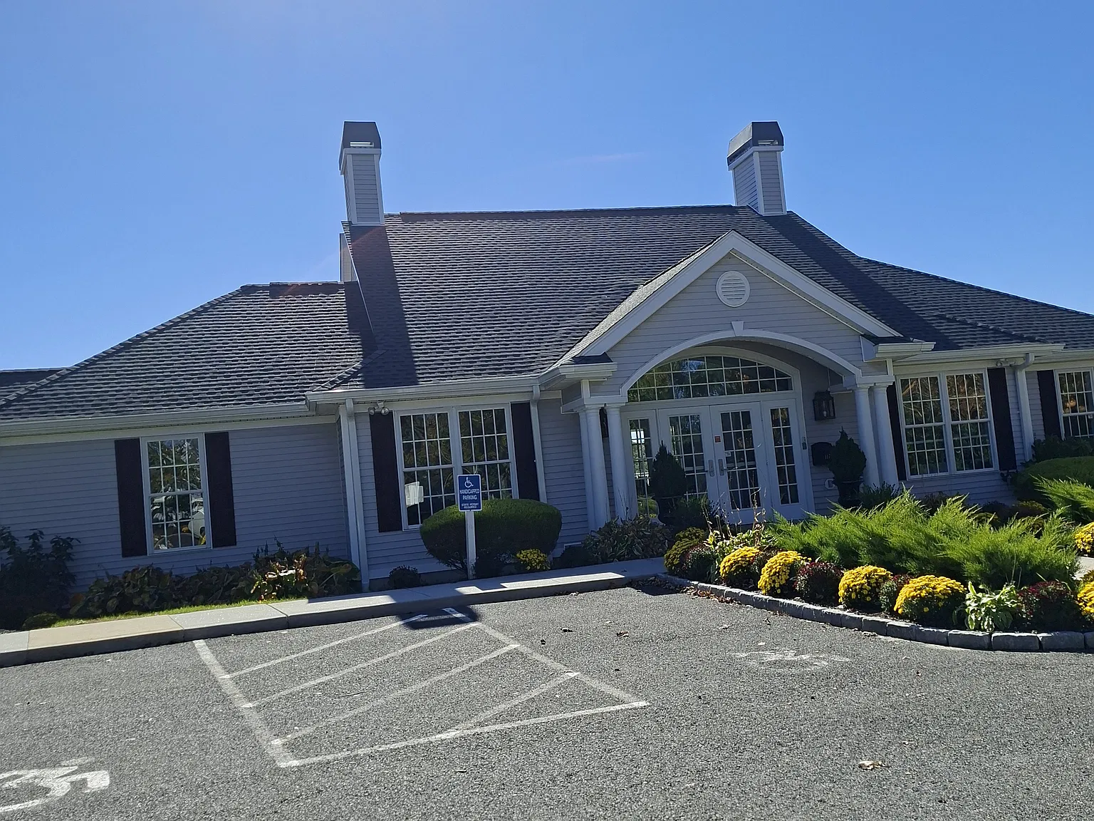 2 bed, 1.5 bath, 1588 sqft, $3,000 — Photo 2