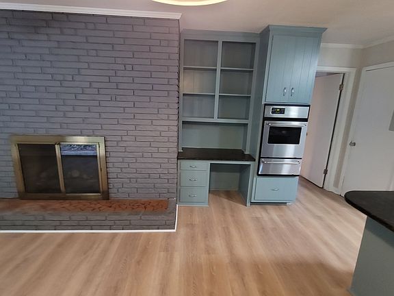 3rd image of 1303 Lorimer Rd