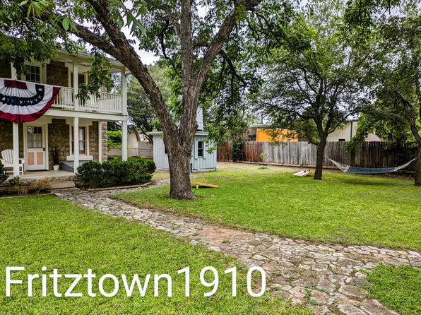 805 E Austin St, Fredericksburg, TX 78624