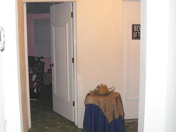 3rd image of 503 SW Trenton Ter
