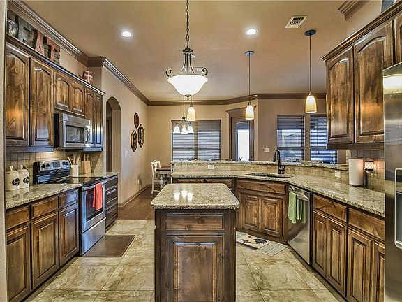 5th image of 2929 Willow Ridge Cir