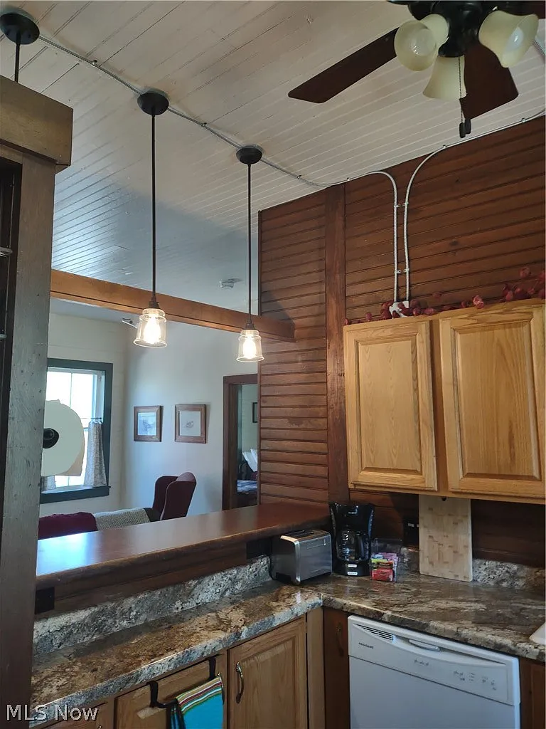 2 bed, 1.0 bath, 980 sqft, $1,800 — Photo 4