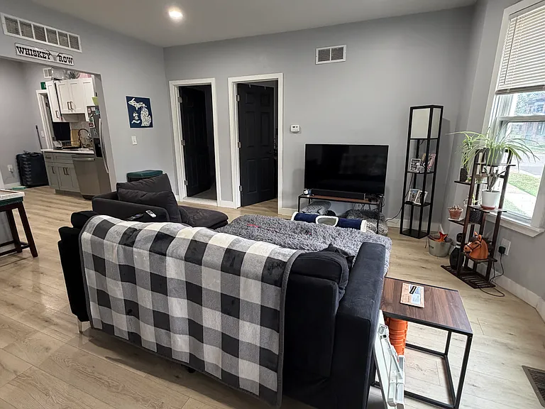 8631 Beaubien St #5 — Photo 3