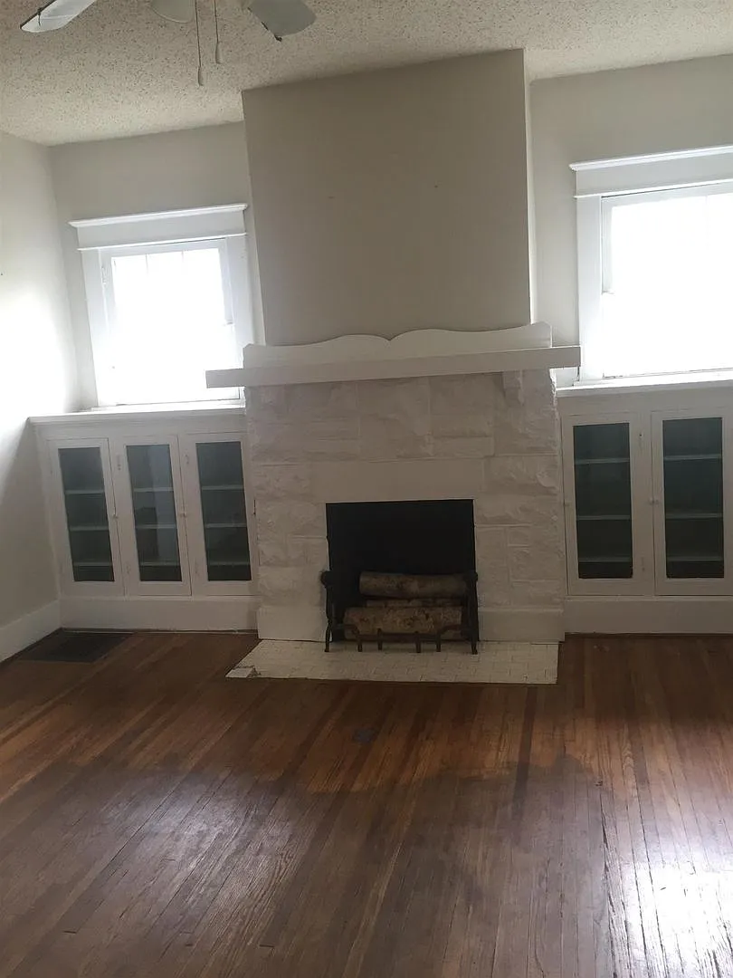 1714 Ashwood Ave — Photo 2