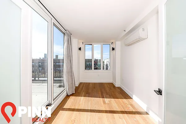 Rented by Pinn Realty | media 4