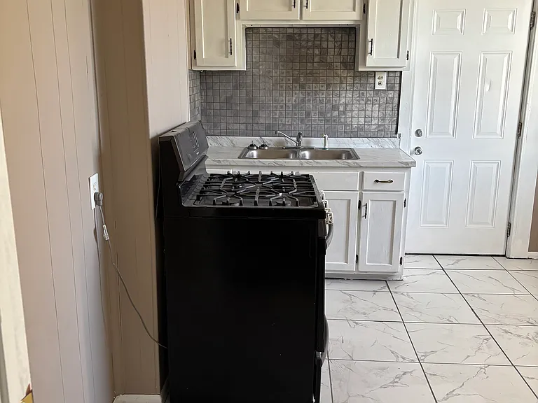459 Maple Ave #459 — Photo 5