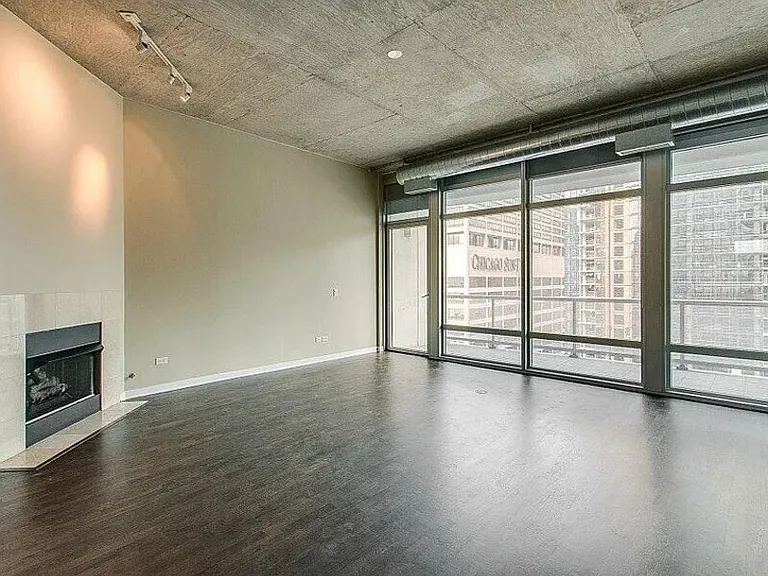 333 N Canal St #1902 — Photo 3