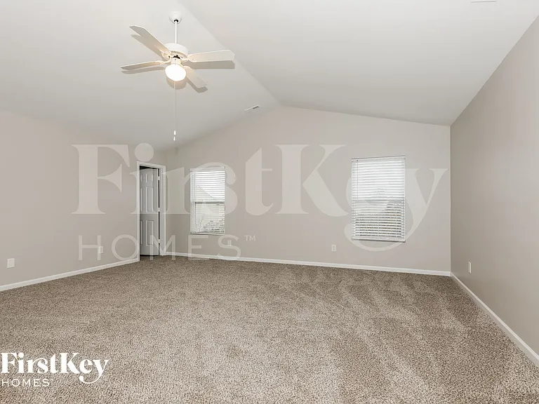 1008 Rural Farm Rd — Photo 8