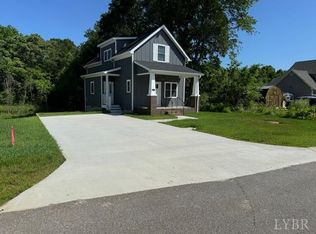 271 North Ave, Appomattox, VA 24522