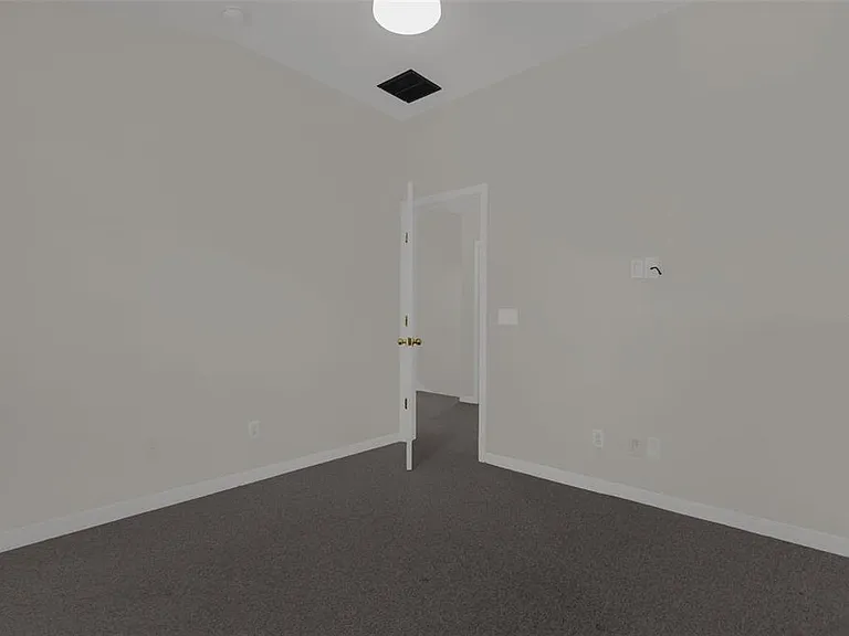 740 Ashworth Overlook Dr #B — Photo 19