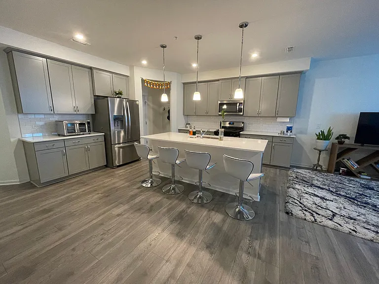 1249 Grenshaw Dr — Photo 33
