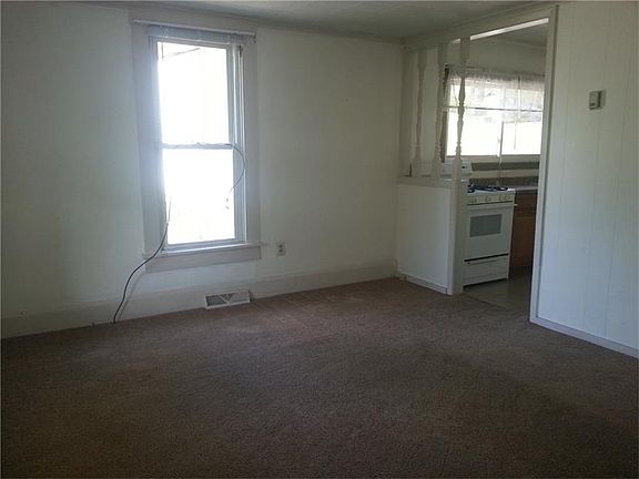 5th image of 1128 Crescent Ave