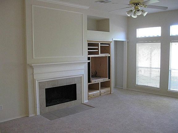 3rd image of 3211 Summerland Dr