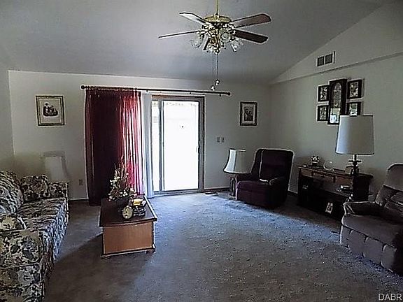 2nd image of 613 Magnolia Dr