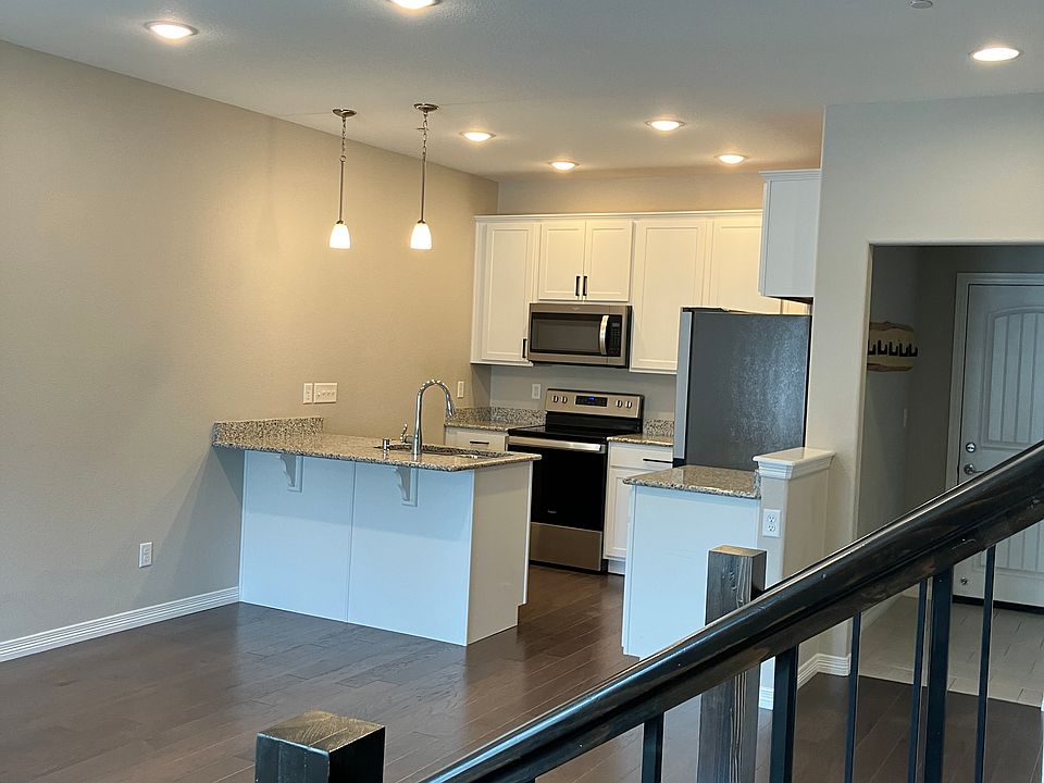 Living Area/Kitchen