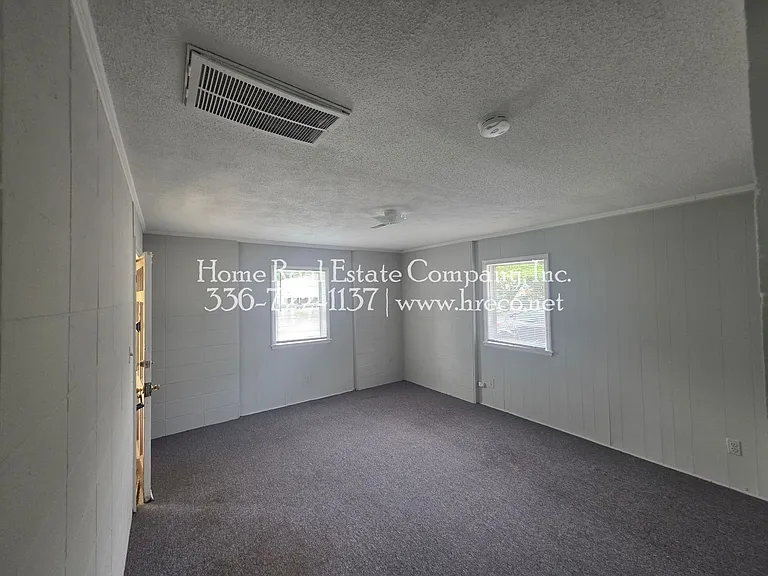 921 Taft St — Photo 5