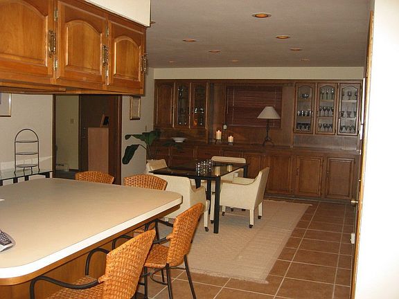 Dining Room and Bar