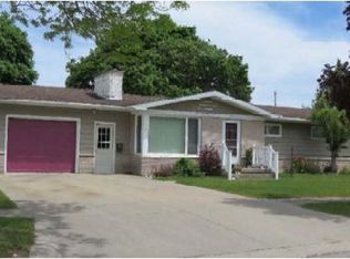 526 Brege Dr, Rogers City, MI 49779