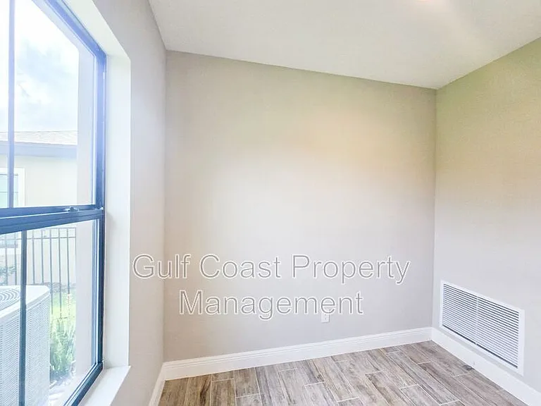 12664 Oak Hill Way — Photo 14