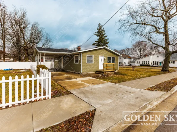 9912 Washington St, Selma, IN 47383