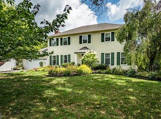 519 Green Hill Ln, Berwyn, PA 19312