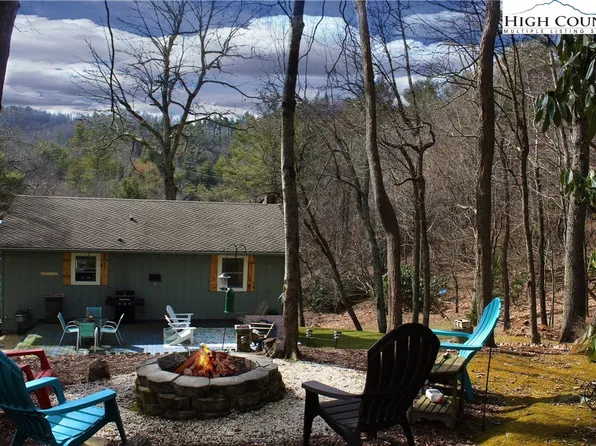 9038 Rose Hollow Avenue, Newland, NC 28657