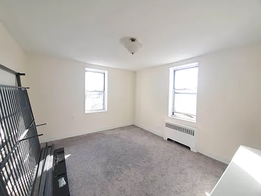 Rented by Smart NY Realty LLC | media 15