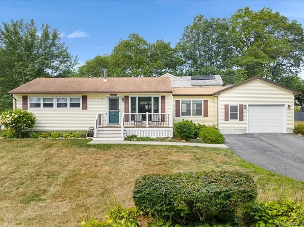 2 Whittle Street, Groton, CT 06355