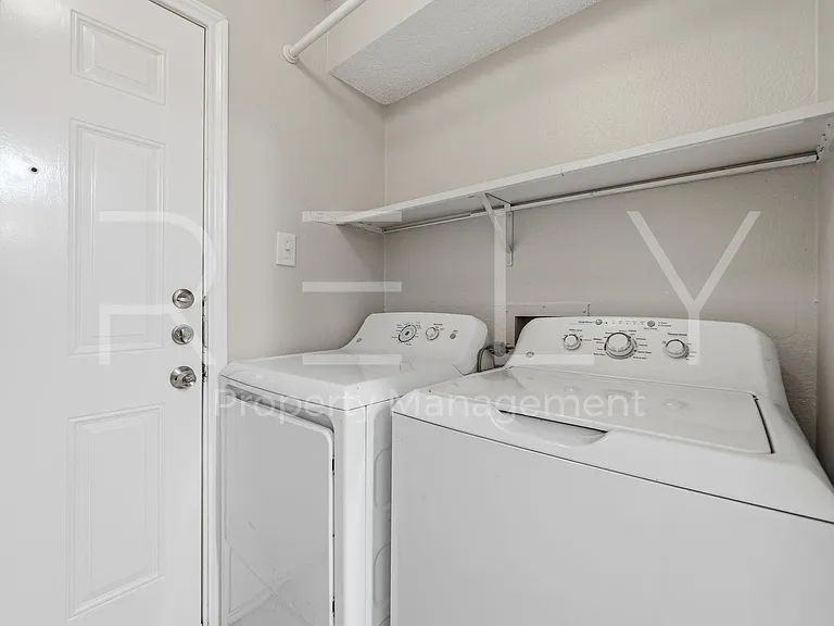 8001 W Gate Blvd #A — Photo 17