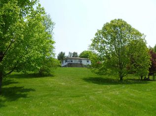 89 Peach Rd, Poughkeepsie, NY 12601