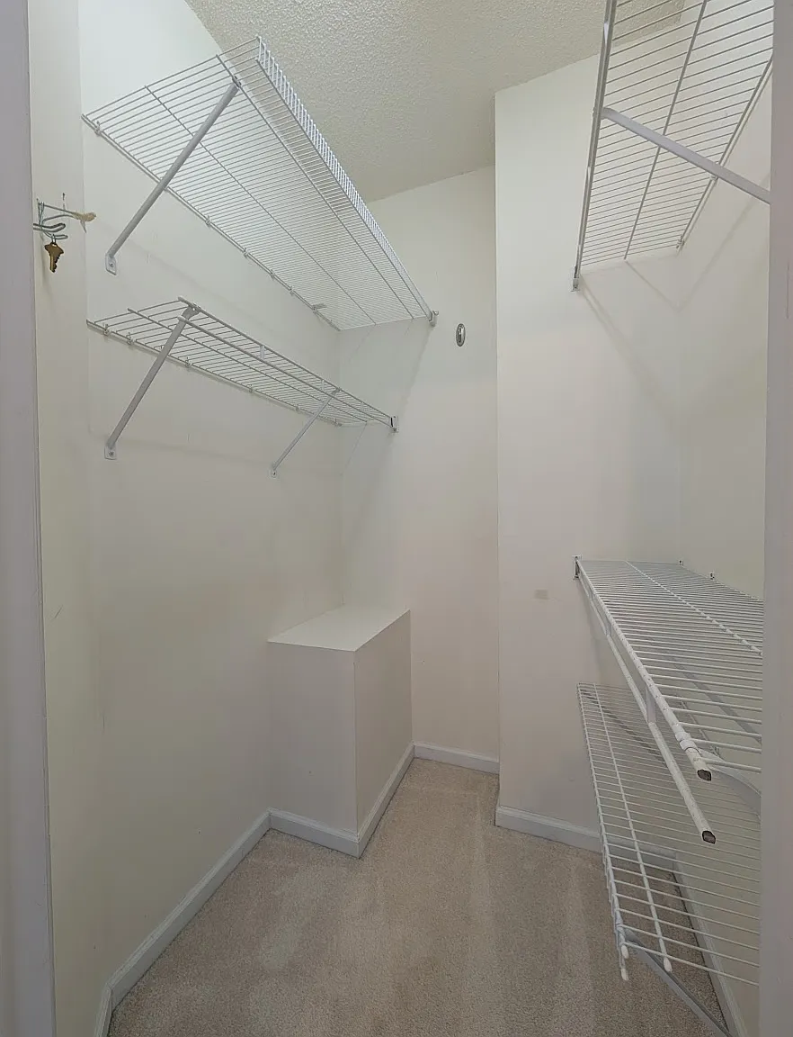 1st floor Primary Bedroom w/Ensuite — Photo 4