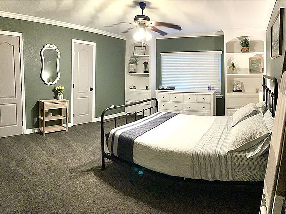 Secondary bedroom 